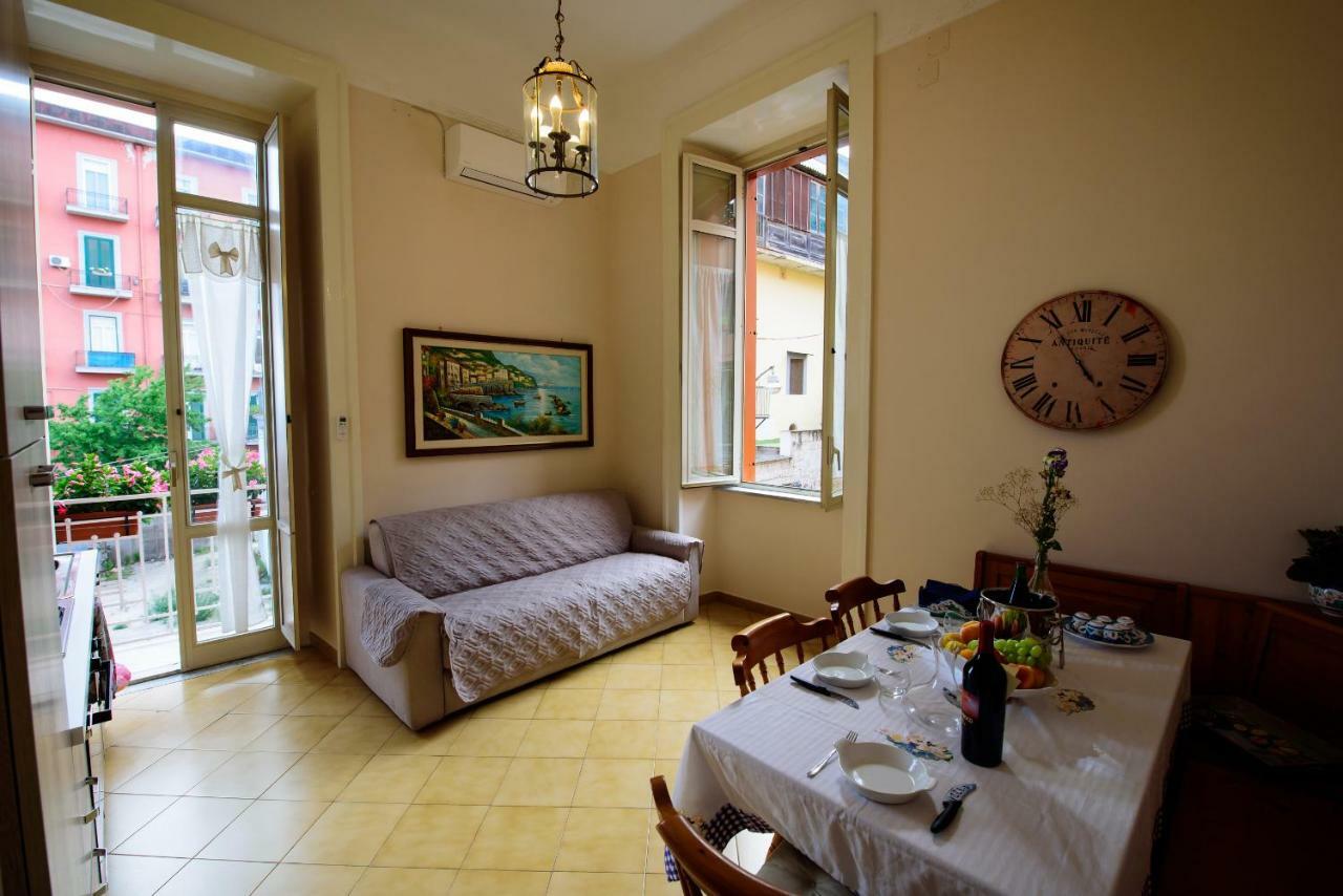 Appartamento Panoramico "Il Glicine" Nápoles Exterior foto